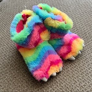 Wonder Nation Colorful Slippers Size 9-10
